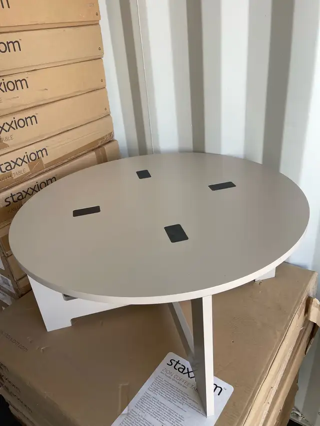 Zion Coffee Table (NEW IN BOX) in Coffee Tables in London - Image 3