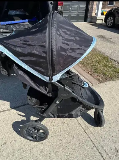 Britax B-Free Stroller + 2 Car Seat Bases + Bassinet, View more