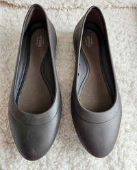Crocs Lady's shoes, size 8