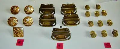 Lot of Lovely Vintage Brass & Wood Drawer/Desk/Cabinet Handles, View more