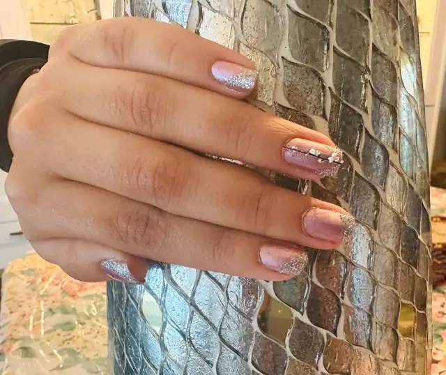 Nail Technician and Relaxation Massage Therapist632346279029791212