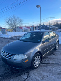 2009 VW Jetta - very low mileage and extremely well maintained 