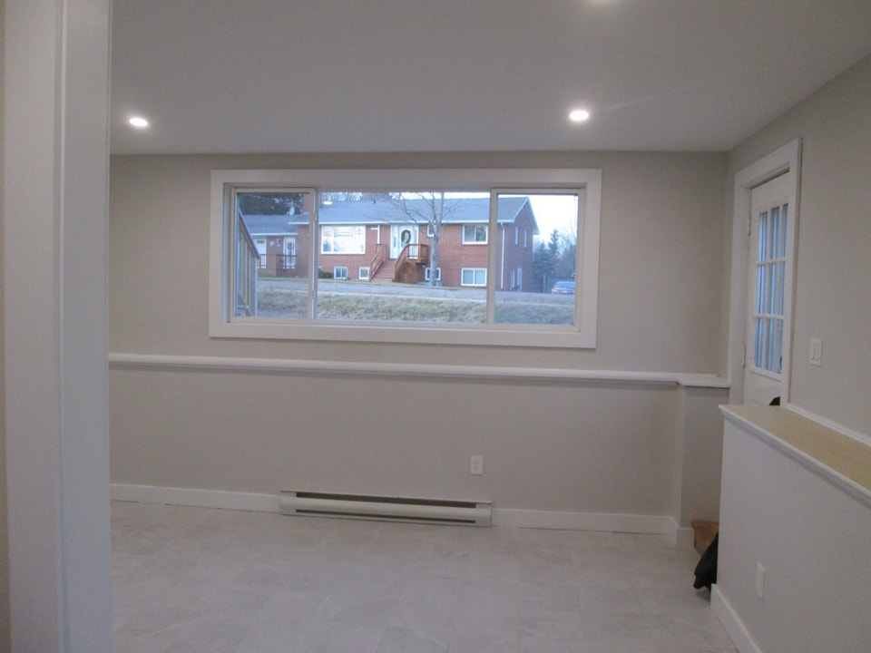 2 bedroom, 1 bath with 5 appliances 2