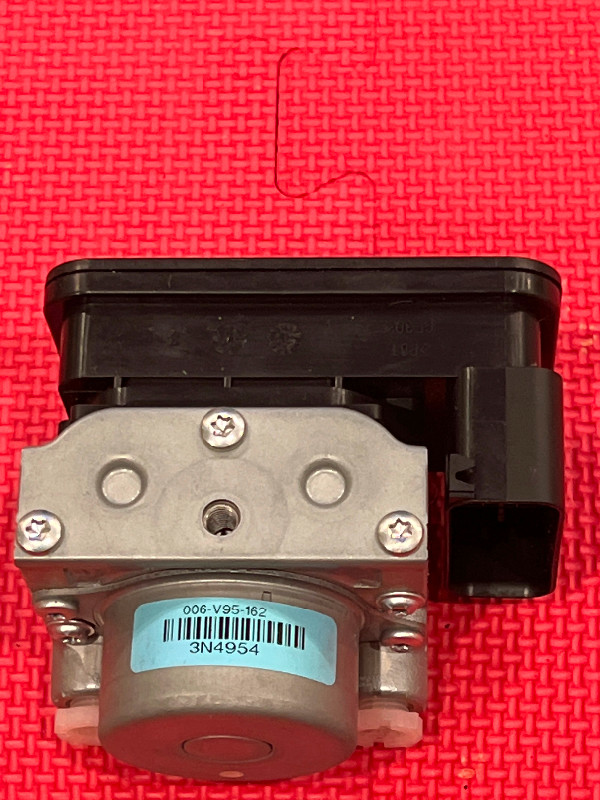 Kawasaki ninja 300 ABS electronic pump unit oem 99999-0418 MC13 in Other in Barrie - Image 3