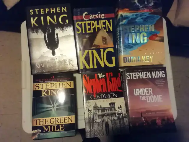 Stephen King books in Fiction in St. Catharines - Image 4