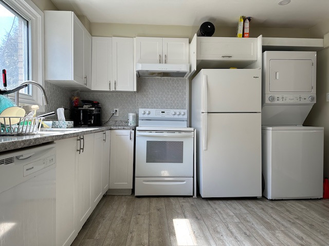THREE BEDROOM APARTMENT OTTAWA JUNE 2025 in Long Term Rentals in Ottawa - Image 3