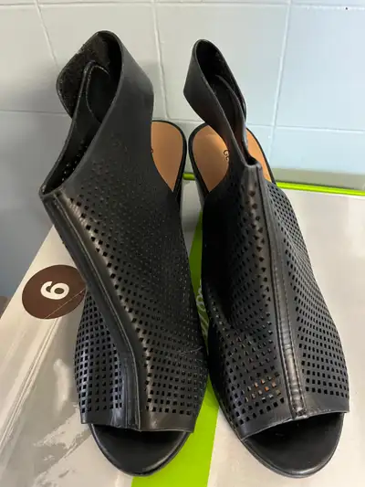 Women's shoes, View more