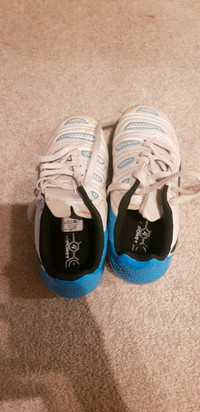 PUMA Soccer shoe / cleats
