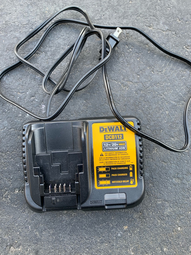 Dewalt Battery Chargers in Power Tools in Barrie - Image 3