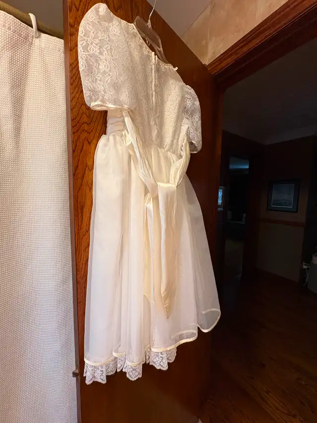 First Communion Dress in Kids & Youth in Oshawa / Durham Region - Image 5