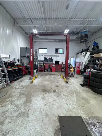 je cherche un mecanicien - im looking for a reliable mechanic , View more