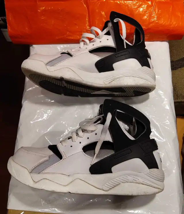 Nike air Huarache men's shoes size 11.5,  in Men's Shoes in City of Toronto - Image 5