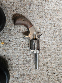 Antique revolver 