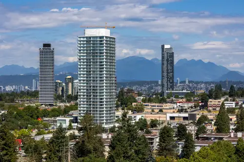 Spacious 2 Bed / 2 Bath Condo – Prime Location Near Surrey Central! Welcome to your new home! This b...