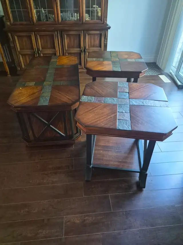 Coffee Table & 2 End Tables | Coffee Tables | Hamilton | Free local ...