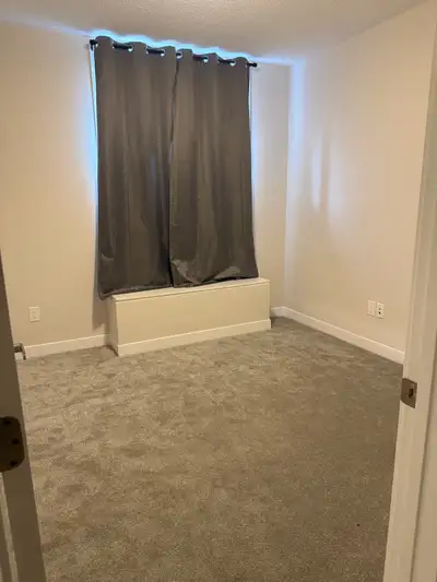 Very spacious Basement with Bathroom and closet. Bills Inclusive with shared kitchen.