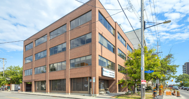 750 Sq. Ft Office for sublease. Medical building in Commercial & Office Space for Rent in Ottawa