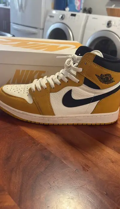 Air Jordan 1 Retro High OG YellowOchre, View more