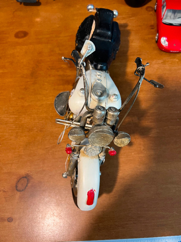 1948 Indian Chief Motorcycle Bike Model w Stand 1:6 Scale 16" HM in Arts & Collectibles in Longueuil / South Shore - Image 4