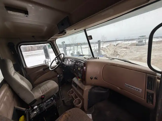 Mack Granite Dump Truck in Heavy Trucks in Oshawa / Durham Region - Image 10