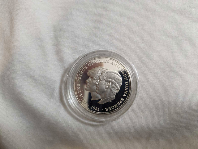 1981 Commemorative Silver Proof Coin in Arts & Collectibles in St. Catharines - Image 2