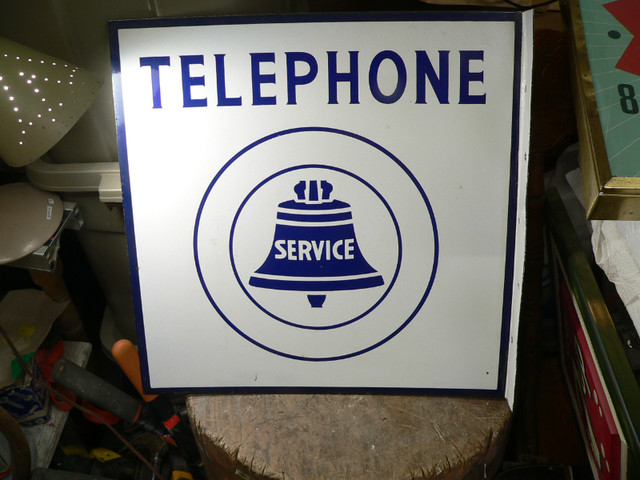 très belle enseigne flange de téléphone # 10926 dans Art et objets de collection  à Lanaudière