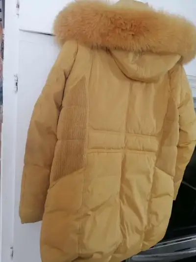 Manteau d, hiver   xl pour femme tuque in cluse 150$ payer 600$, View more