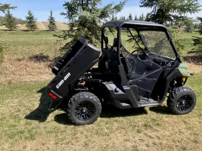 2018 Mint Can-Am Defender HD5 Always Kept In Heated Shop Has 4 X 4 and P.R,N,H.L Auto, c/w 14 Inch S...