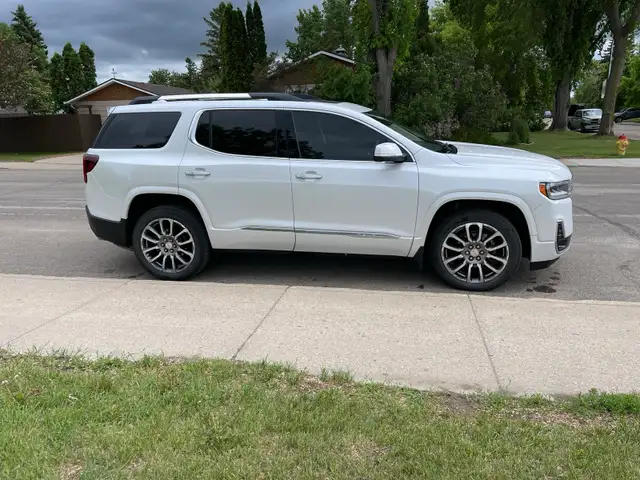 2023 GMC Acadi Denali596423536836628482