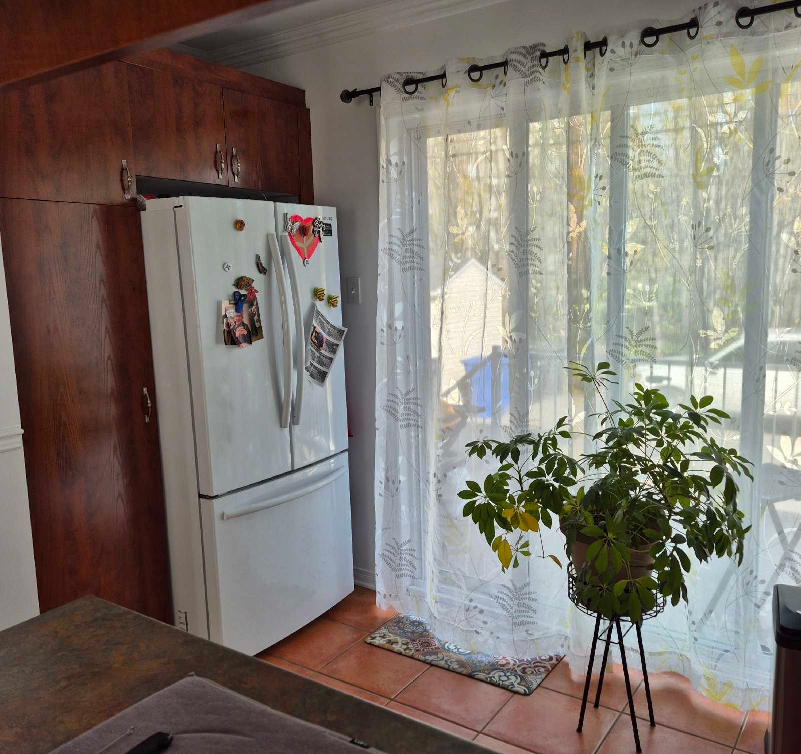 APPARTEMENT 4 ½ STYLE MAISON DE VILLE SUR 2 ÉTAGES – BLAINVILLE — photo 3