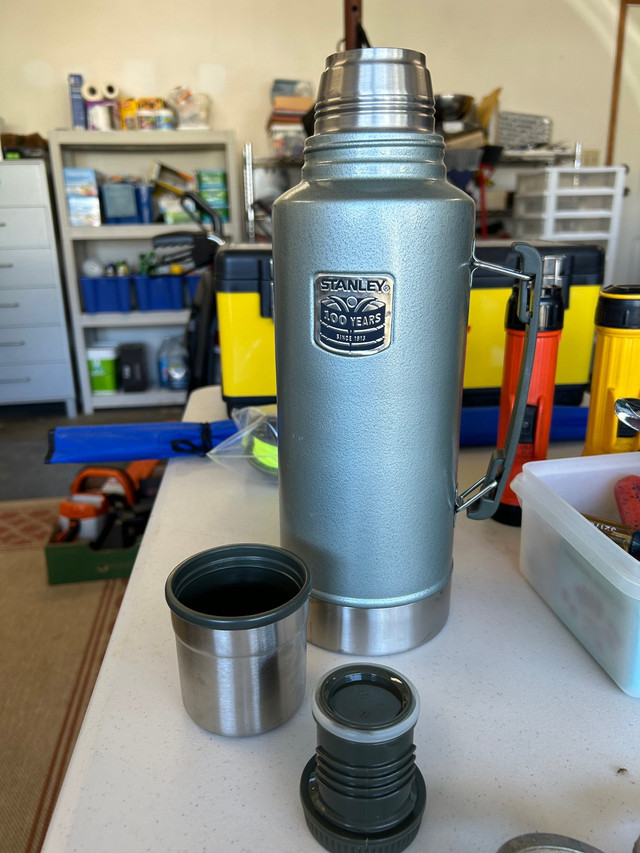 Stanley 1.9L/2 Quart Thermos in Kitchen & Dining Wares in Comox / Courtenay / Cumberland - Image 2