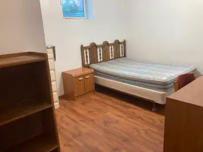 One clean bedrooms is in the basement suite is available June 1st, the bedroom provides a double siz...