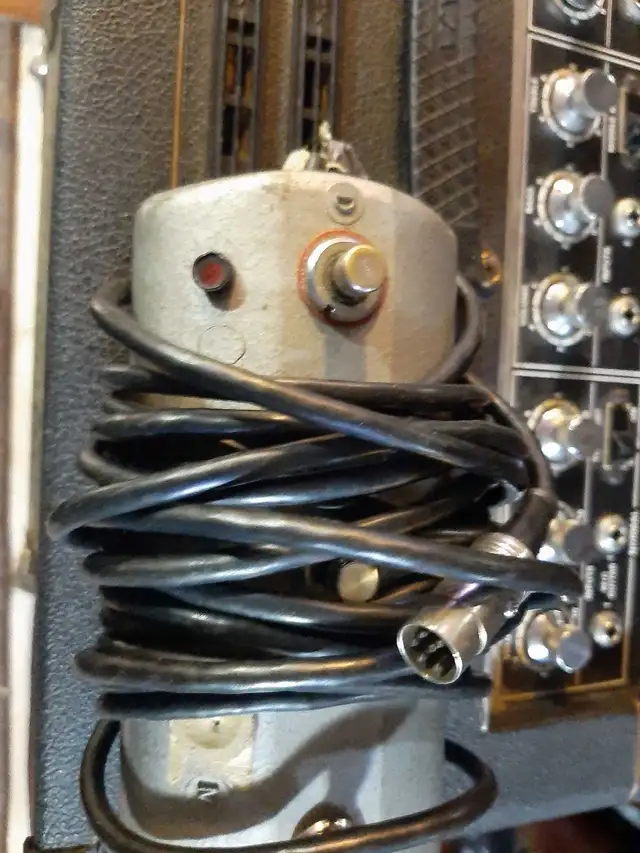 vintage Vox Buckingham guitar amplifier  in Amps & Pedals in Strathcona County - Image 5