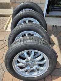 Toyota Prius C Original Mags+Michelin All Season Tires(Like New)