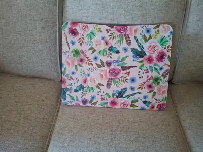 Pretty portable laptop desk 20 inches x 15 1/4 inches