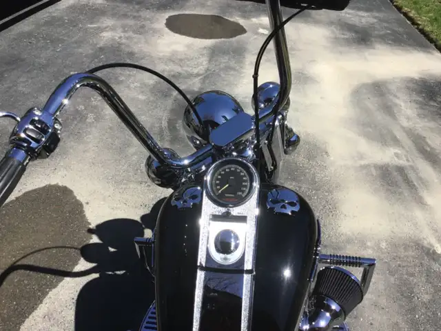 2003 Harley Davidson Fat Boy in Street, Cruisers & Choppers in Kawartha Lakes - Image 5