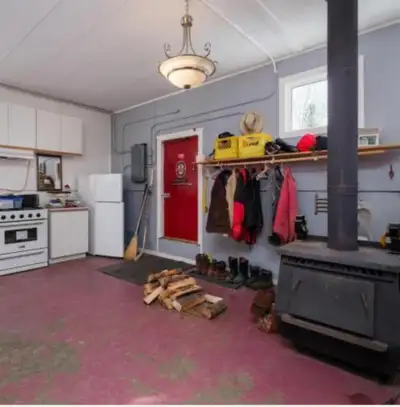 Available only August and September. July could be accommodated (to discuss). Furniture different fr...