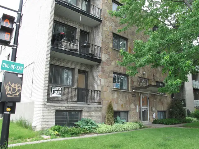 LOGEMENT 4 1/2 A LOUER 2  MINUTES METRO LANGELIER MONTREAL in Long Term Rentals in City of Montréal - Image 6