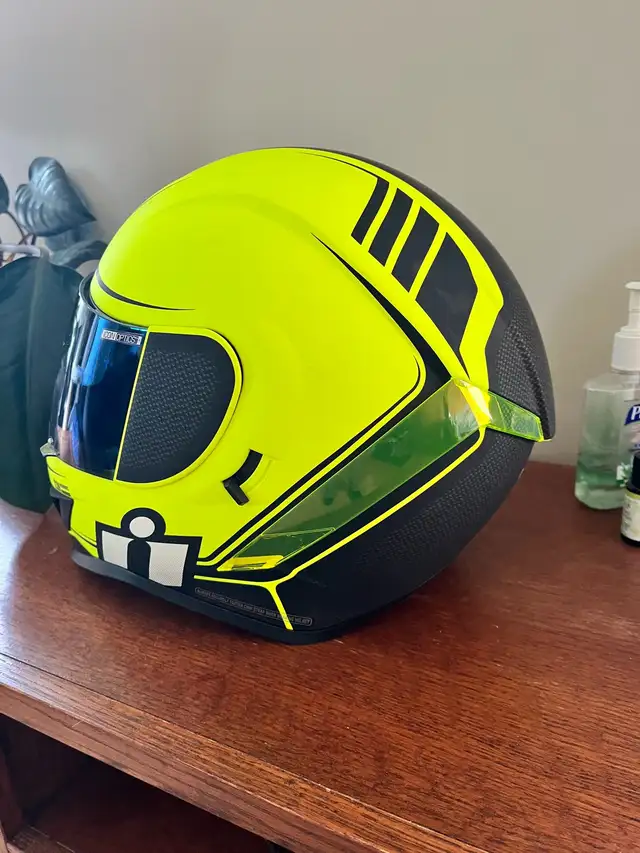 Motorcycle Helmet/Jacket in Other in Edmonton - Image 4