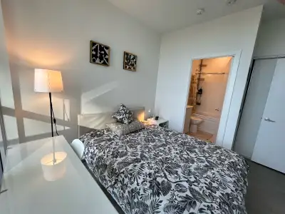 Luxury room in the heart of Brampton to let