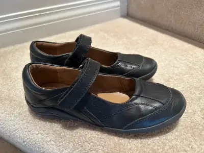 Girls shoes size 2M, View more