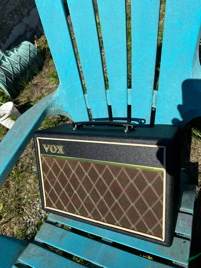 Vox Pathfinder 10 amplifier in Amps & Pedals in City of Toronto - Image 5