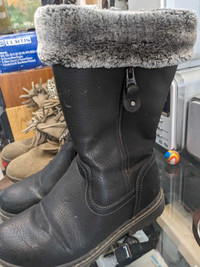 Bottes d'hiver pour femme rembourré grandeur 6 et demi