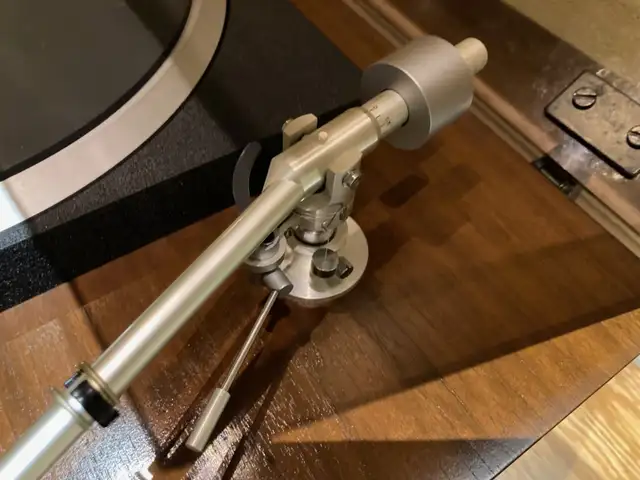 Technics SP-20 turntable with Fidelity Research tonearm in Stereo Systems & Home Theatre in Mississauga / Peel Region - Image 9