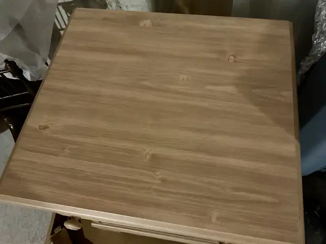 Night Table in Dressers & Wardrobes in Markham / York Region - Image 4
