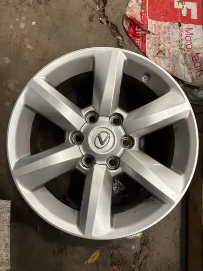 Lexus gx 460 wheels. 18”. Located central Edmonton.