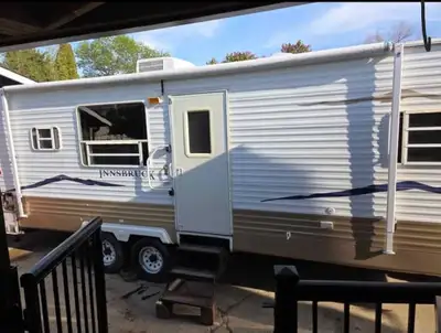 Well taken care of travel trailer no water in walls roof or floor ever. brand new tires, brand new a...