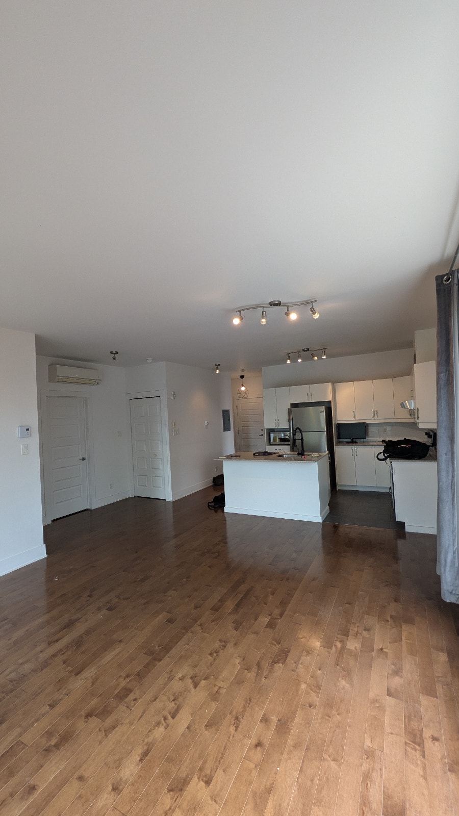 Grand 4 1/2 / 2 chambres - Villeray - Disponible 1er septembre — photo 3
