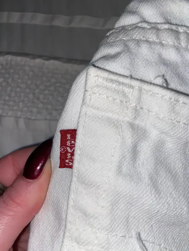 White Levi's 550 Jeans in Women's - Bottoms in Hamilton - Image 5