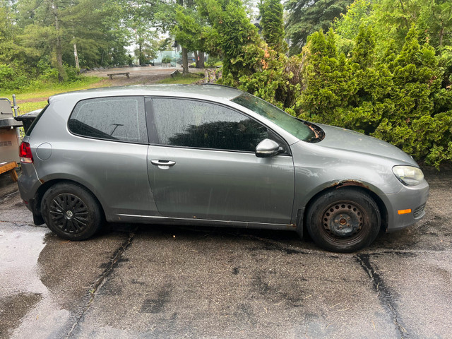 2010 Volkswagen Golf 2.5L in Cars & Trucks in Muskoka - Image 2